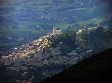 800px-Assisi_from_M_Subasio